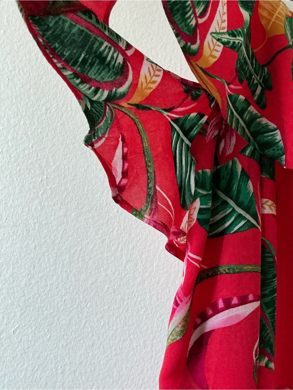 Old Navy Red Tropical Floral Cold-Shoulder Ruffle Top Size M - Picture 7 of 8